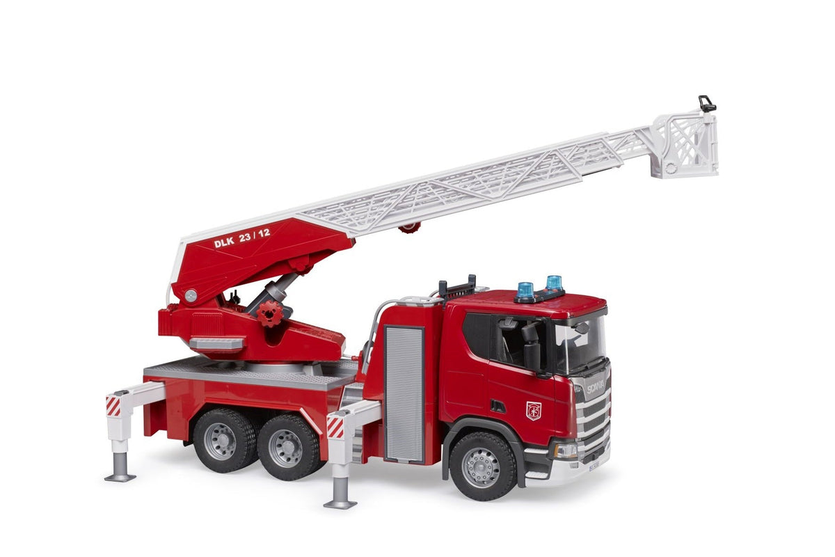 Bruder Scania Super 560R brandW-ladderwagen pomp L+G (03591)